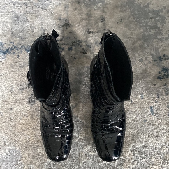 Stuart Weitzman Black Croc Patent Leather Booties 7 - Picture 4 of 16